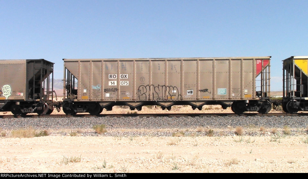 WB Unit Loaded Open Hooper Frt at Erie NV W-MdTrnSv-pshrs -125